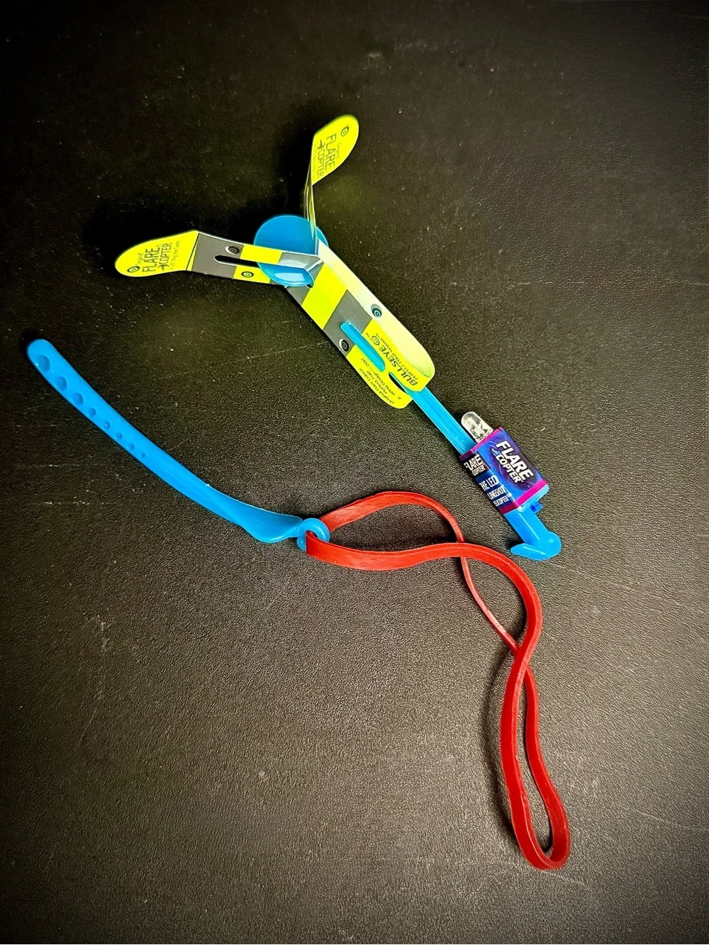 4 Pk Flare Copter Original LED RAINBOW Slingshot Flying Toy w/ Launcher